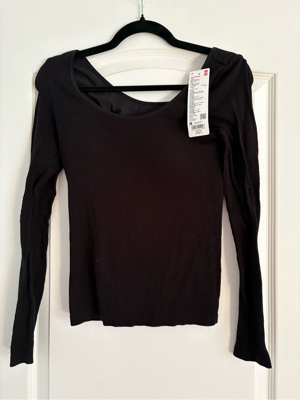 Uniqlo Black Long Sleeve Scoop Neck Ribbed Top